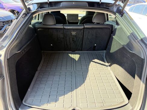 Used 2024 Tesla Model Y Long Range image 29