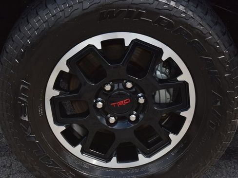 Used 2024 Toyota Tacoma TRD Off-Road w/ TRD Off Road Premium Package AWD/4WD image 10
