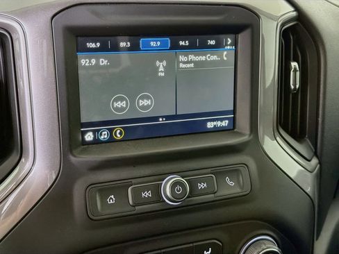 Used 2019 Chevrolet Silverado 1500 Custom w/ Custom Convenience Package RWD image 32