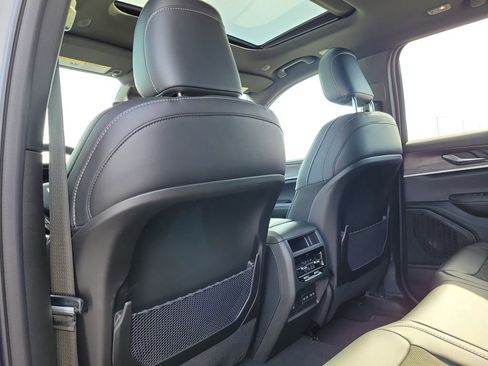 New 2026 Jeep Grand Cherokee Altitude AWD/4WD image 7