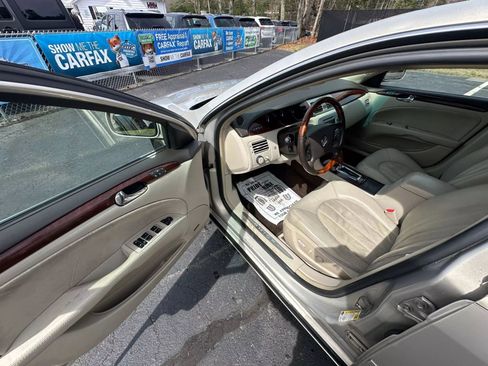 Used 2008 Buick Lucerne Super image 9