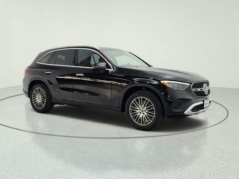 Certified 2024 Mercedes-Benz GLC 300 image 3