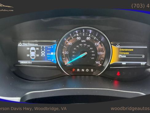 Used 2018 Ford Explorer XLT w/ Equipment Group 202A AWD/4WD image 24