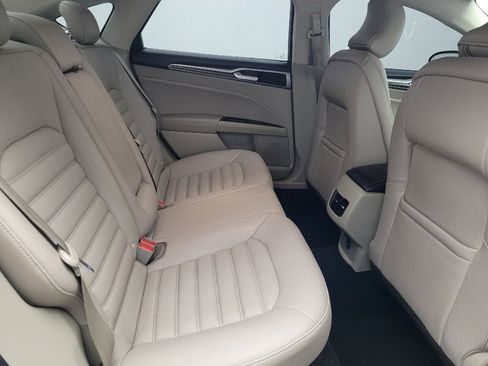 Used 2019 Ford Fusion SEL image 19