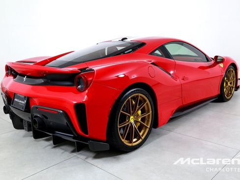 Used 2020 Ferrari 488 Pista Coupe RWD image 8