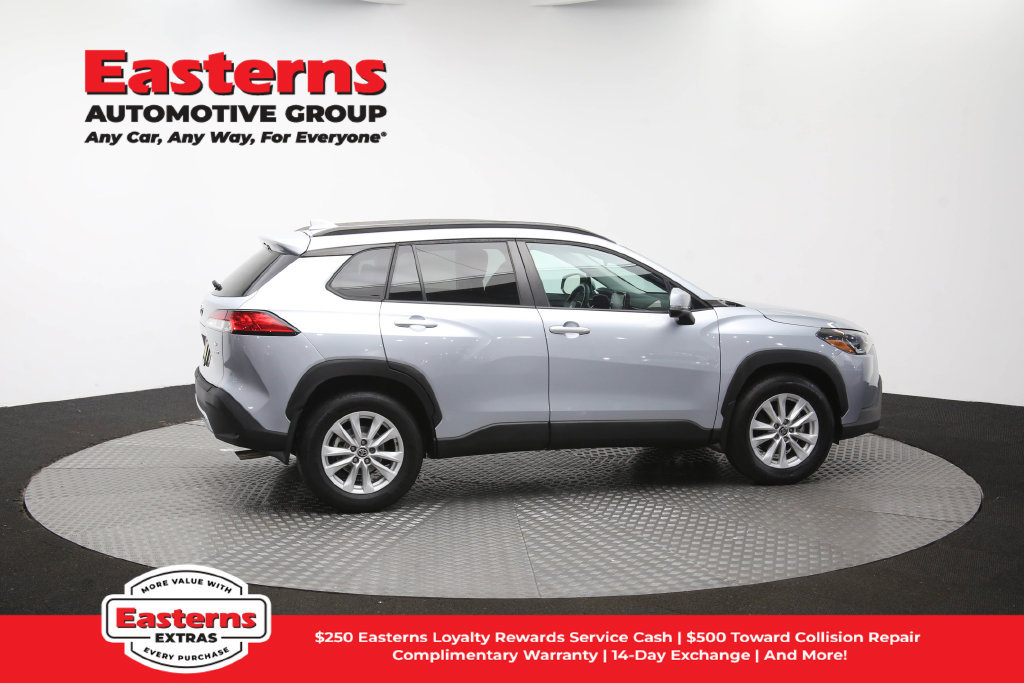 Used 2022 Toyota Corolla Cross LE AWD/4WD image 41
