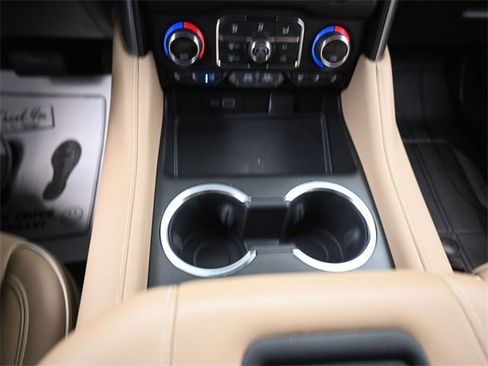 Used 2024 Chevrolet Tahoe Premier image 11