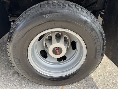 Used 2021 GMC Sierra 3500 2WD Crew Cab w/ Convenience Package image 21