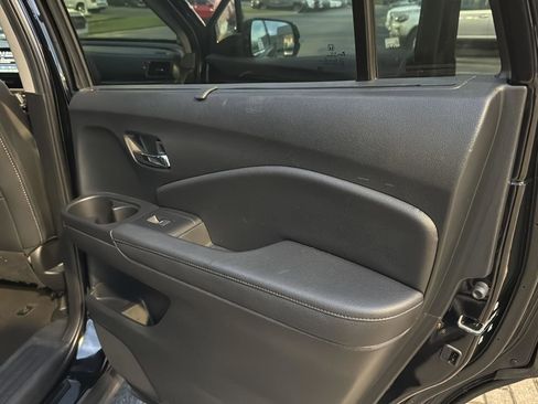 Used 2022 Honda Pilot Touring image 13