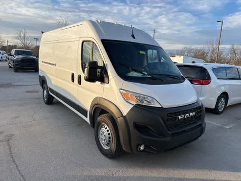 Used 2024 RAM ProMaster 2500 w/ Convenience Group image 19