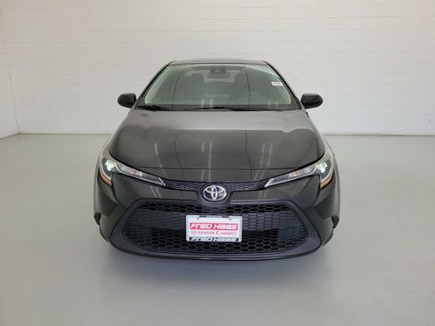 Used 2022 Toyota Corolla LE FWD image 3