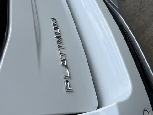 Used 2025 Ford Expedition Platinum AWD/4WD image 23