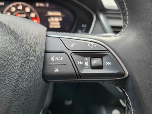 Used 2018 Audi SQ5 Premium Plus w/ Navigation Package image 26