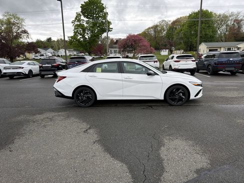 New 2026 Hyundai Elantra SEL Sport Premium FWD image 11