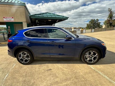 Used 2018 Alfa Romeo Stelvio Sport w/ Cold Weather Package image 8