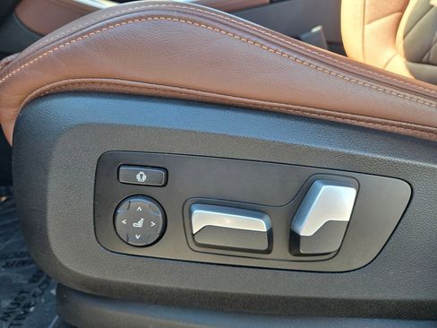 Used 2024 BMW X5 xDrive40i w/ Premium Package image 11