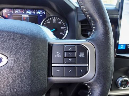 Used 2024 Ford Expedition Max XLT image 18