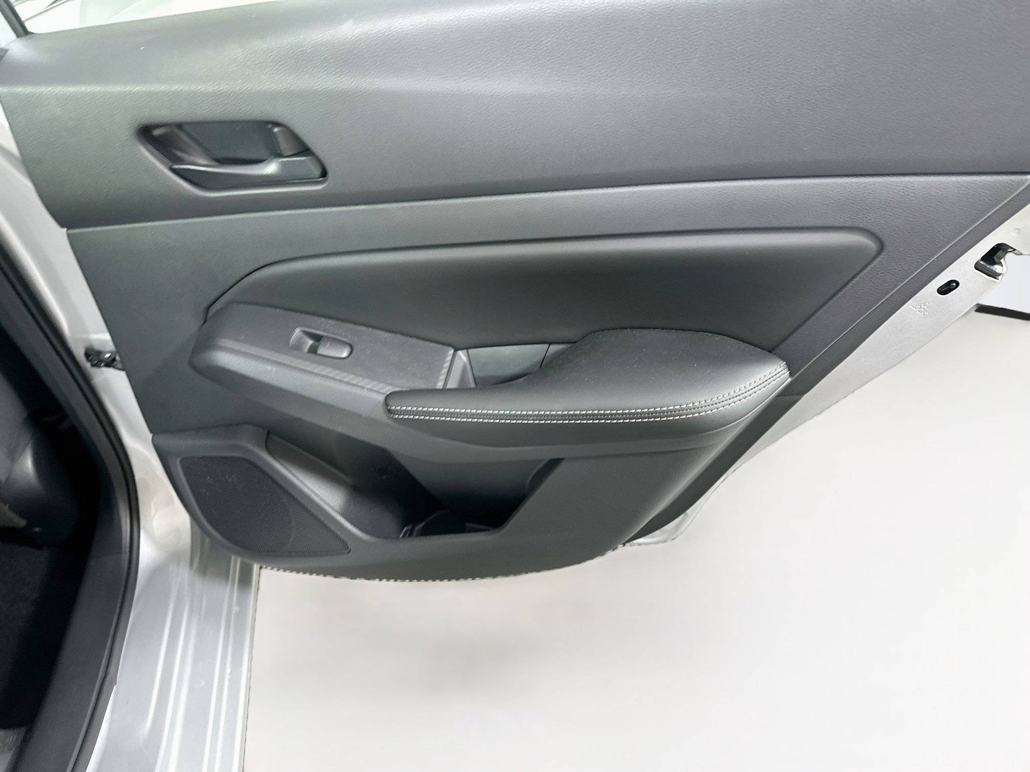 Used 2024 Nissan Altima 2.5 SV FWD image 28