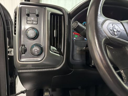 Used 2018 Chevrolet Silverado 1500 LT w/ All Star Edition image 30