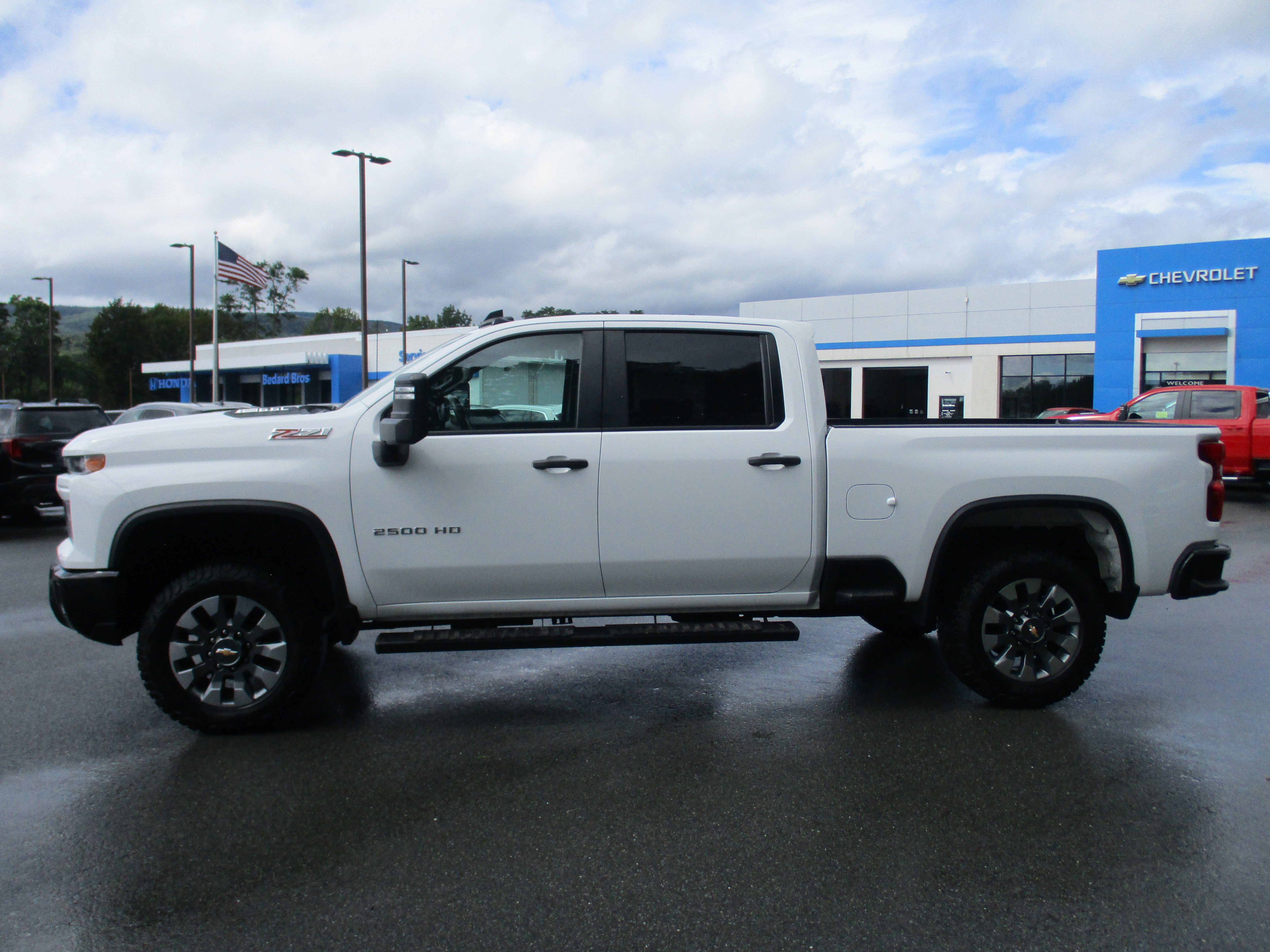 Used 2024 Chevrolet Silverado 2500 Custom w/ Custom Value Package AWD/4WD image 8