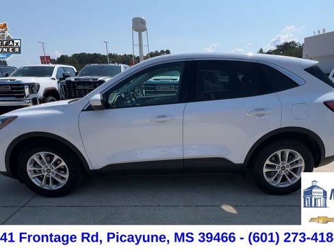Used 2021 Ford Escape SE image 6