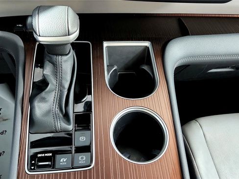 Certified 2024 Toyota Sienna XLE image 30