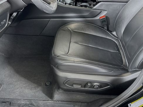 Used 2023 Jeep Grand Cherokee L Limited w/ Black Appearance Package image 20