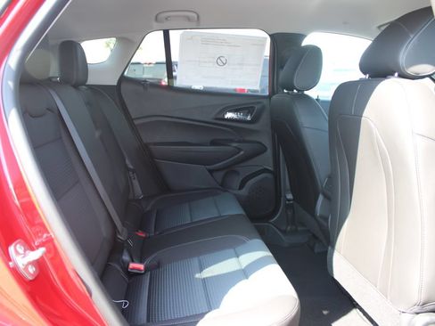 New 2026 Chevrolet Trax LT w/ Driver Confidence Package FWD image 31