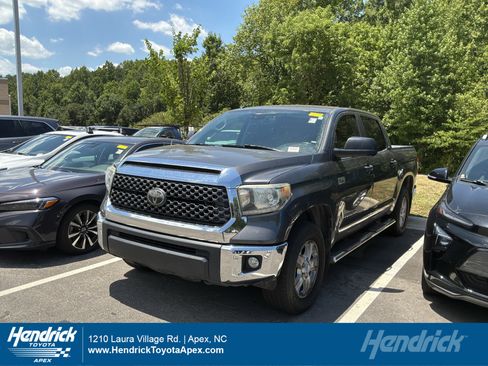 Used 2018 Toyota Tundra SR5 w/ SR5 Upgrade Package AWD/4WD image 1