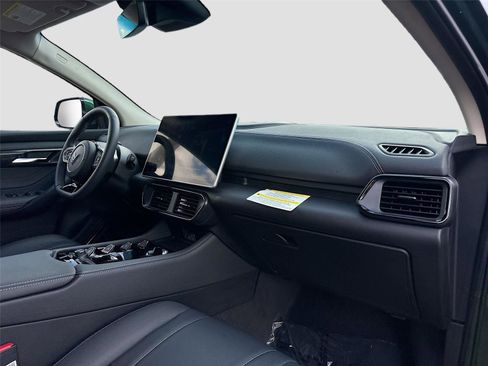 New 2025 VinFast VF 8 Eco image 29