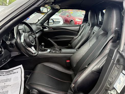 Used 2017 MAZDA MX-5 Miata RF Grand Touring RWD image 10
