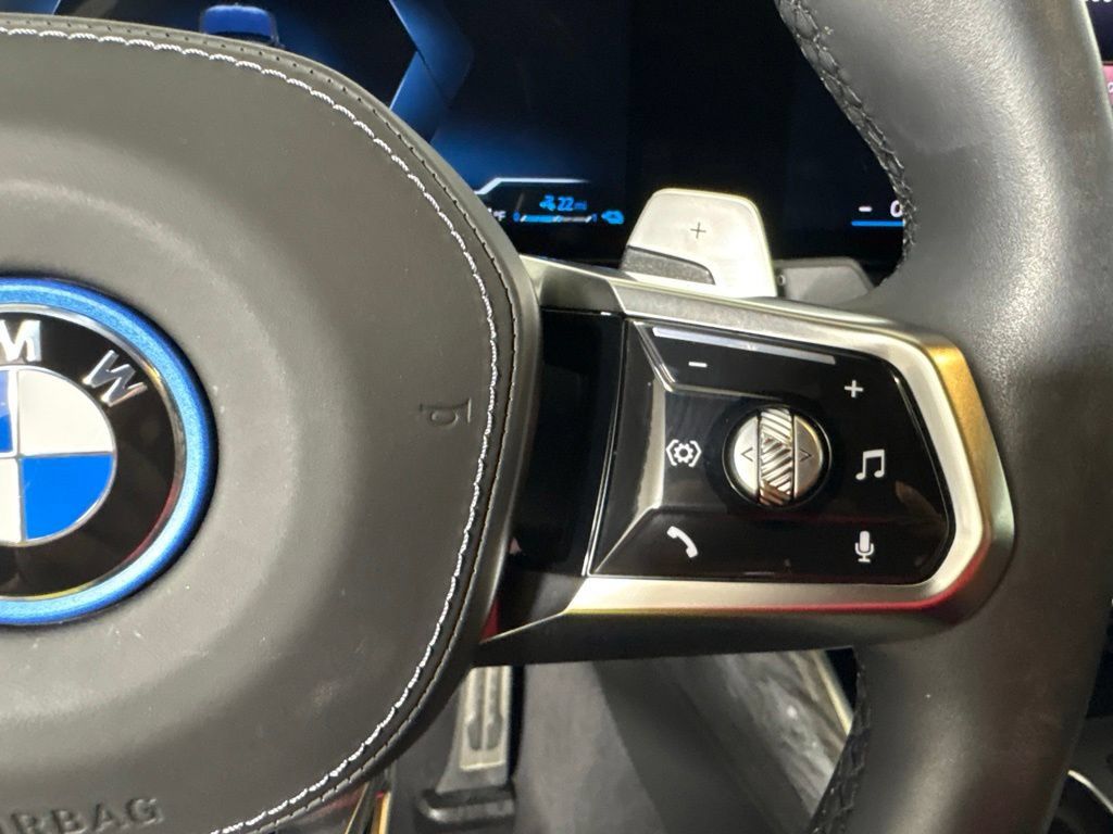 Certified 2025 BMW 750e xDrive AWD/4WD image 20