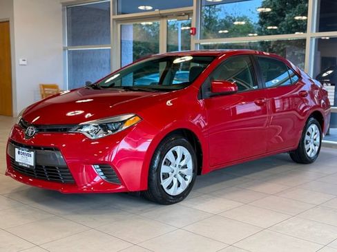 Used 2016 Toyota Corolla LE FWD image 4