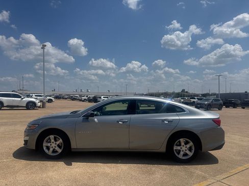 Used 2025 Chevrolet Malibu LS FWD image 13