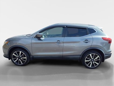 Used 2017 Nissan Rogue Sport SL w/ SL Premium Package image 2