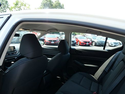 Used 2023 Nissan Altima 2.5 S FWD image 19