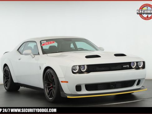 Used 2023 Dodge Challenger SRT Hellcat image 1