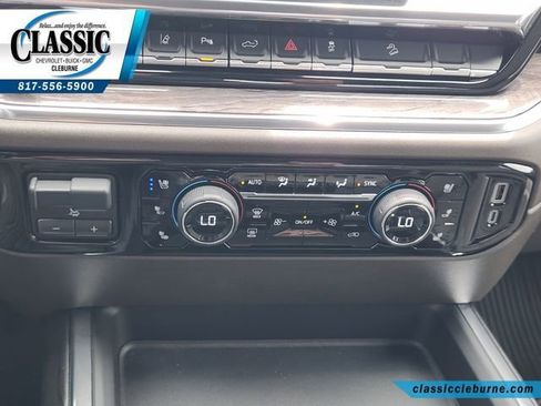 Used 2024 Chevrolet Silverado 2500 LTZ w/ LTZ Convenience Package AWD/4WD image 20