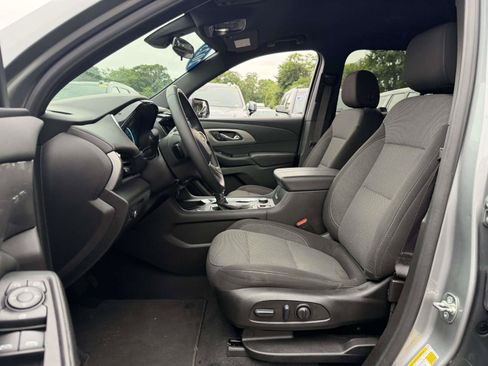 Used 2023 Chevrolet Traverse LT AWD/4WD image 9