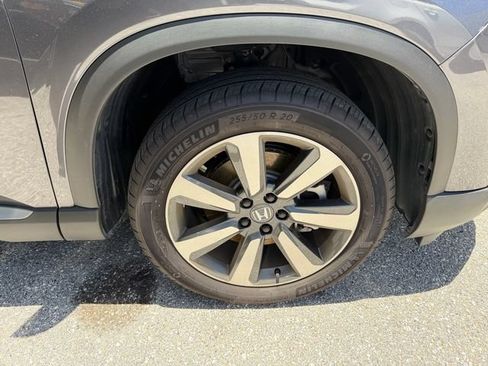 Used 2025 Honda Pilot Touring image 10