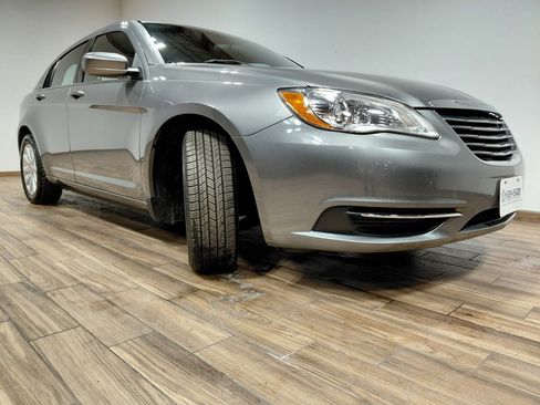 Used 2011 Chrysler 200 Touring image 17