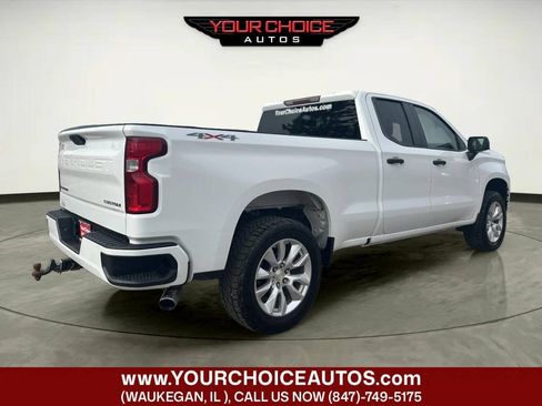 Used 2019 Chevrolet Silverado 1500 Custom w/ Custom Convenience Package AWD/4WD image 5