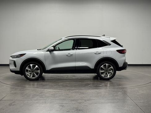 Used 2025 Ford Escape Platinum image 5