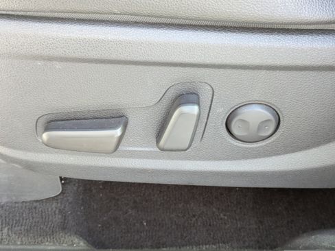 Used 2019 Hyundai Santa Fe Limited image 13