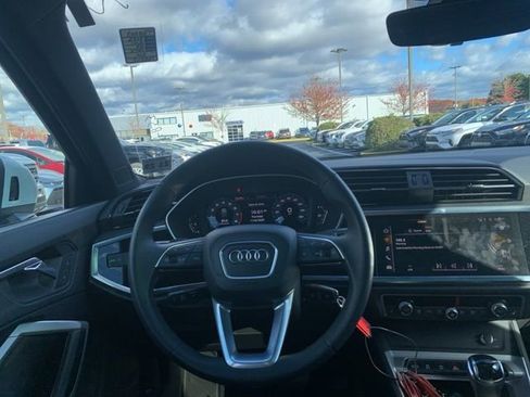 Used 2025 Audi Q3 2.0T Premium image 16