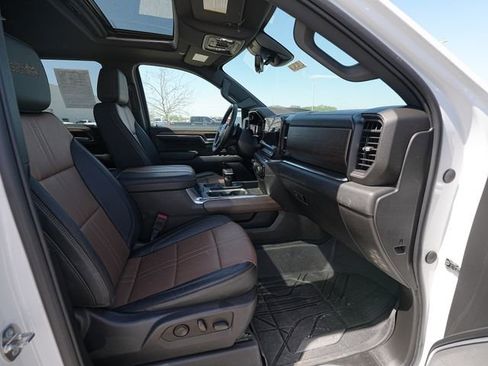 Used 2024 Chevrolet Silverado 1500 High Country w/ High Country Premium Package AWD/4WD image 22