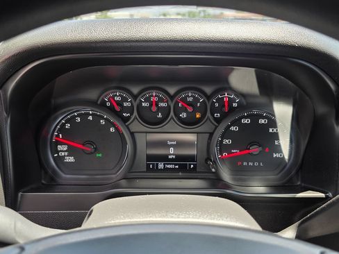 Used 2021 Chevrolet Silverado 1500 Custom AWD/4WD image 28