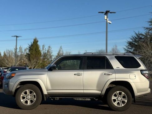 Used 2015 Toyota 4Runner SR5 image 2