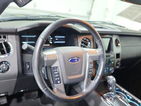 Used 2017 Ford Expedition Platinum RWD image 21