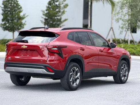 Used 2026 Chevrolet Trax LT FWD image 6